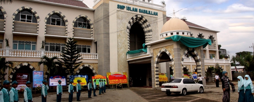 SMP ISLAM SABILILLAH MALANG, SEBAGAI MITRA